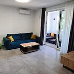 Next Door Maro & Ivan Apartment