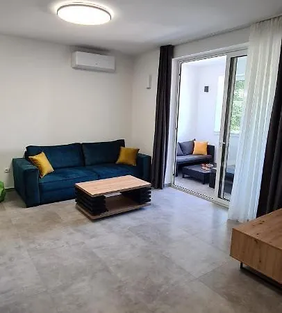 Next Door Maro & Ivan Apartment