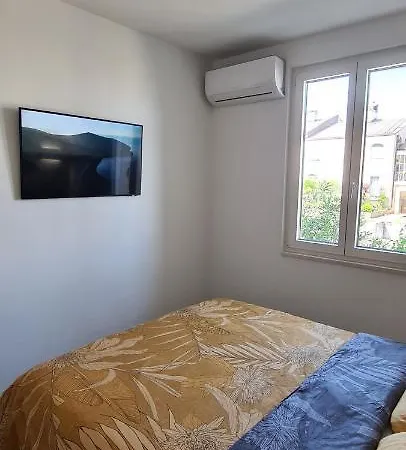 Next Door Maro & Ivan 奈维斯