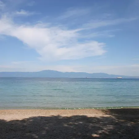 Next Door Maro & Ivan 公寓 *