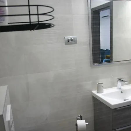 Next Door Maro & Ivan 公寓 *