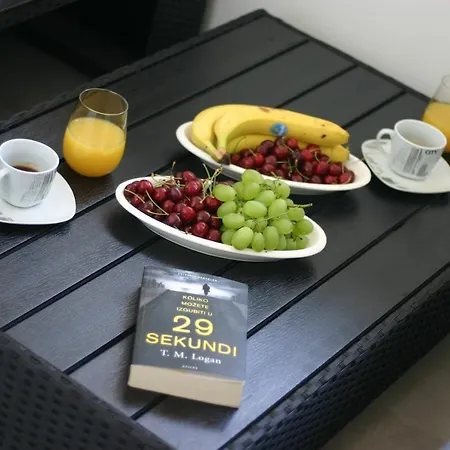 Next Door Maro & Ivan 公寓 *