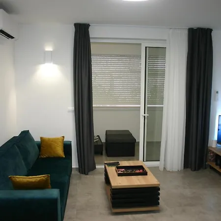 Next Door Maro & Ivan *