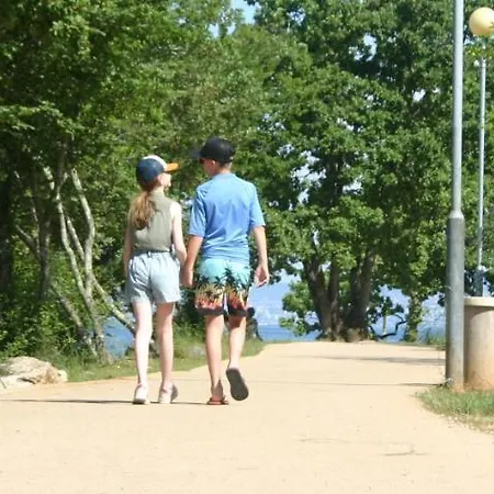 Next Door Maro & Ivan 公寓 *