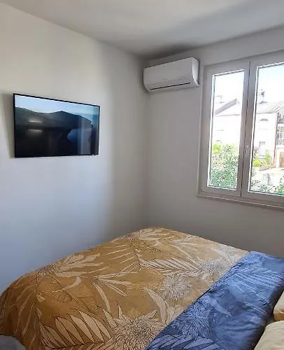 Next Door Maro&ivan Njivice