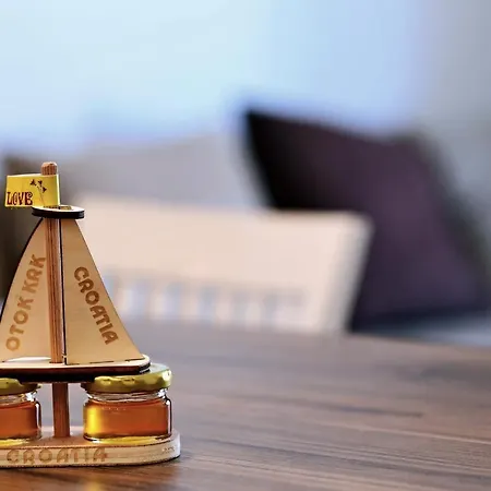 Next Door Maro & Ivan * Njivice