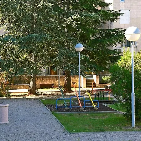 Next Door Maro & Ivan Njivice