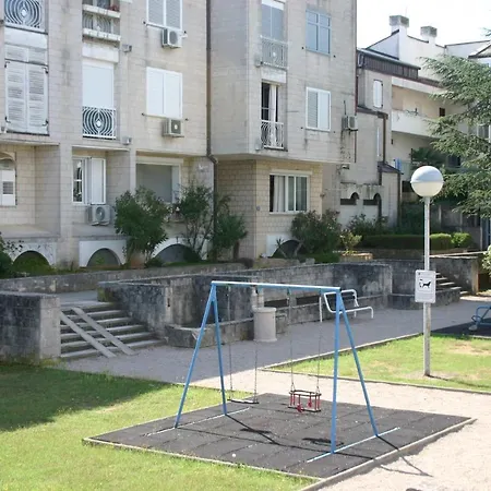 Next Door Maro & Ivan * 니바이스