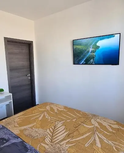 Next Door Maro & Ivan