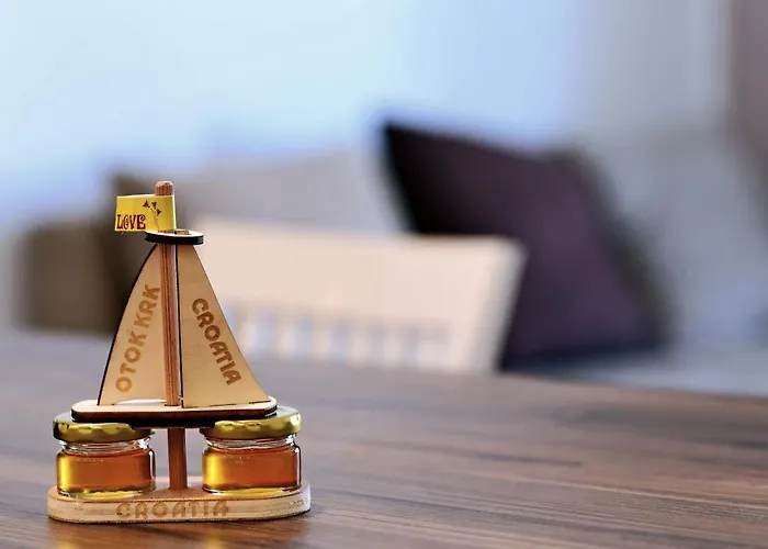 Next Door Maro & Ivan * Njivice