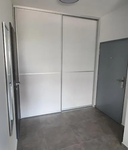 Next Door Maro & Ivan Njivice