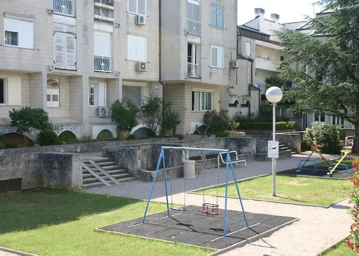 Next Door Maro & Ivan * 니바이스