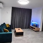 Next Door Maro & Ivan * Нивице