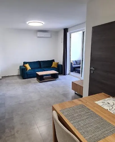 Next Door Maro & Ivan Apartman *