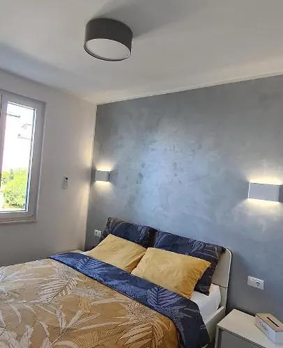 Next Door Maro & Ivan Njivice