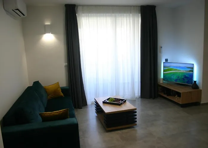 Next Door Maro & Ivan * Njivice